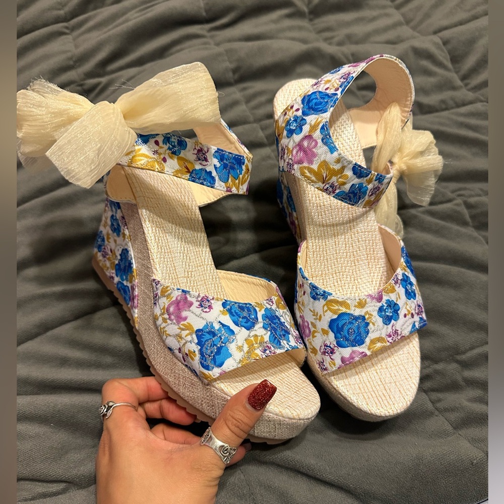 Floral bow tie wedges. NEVER WORN size 9